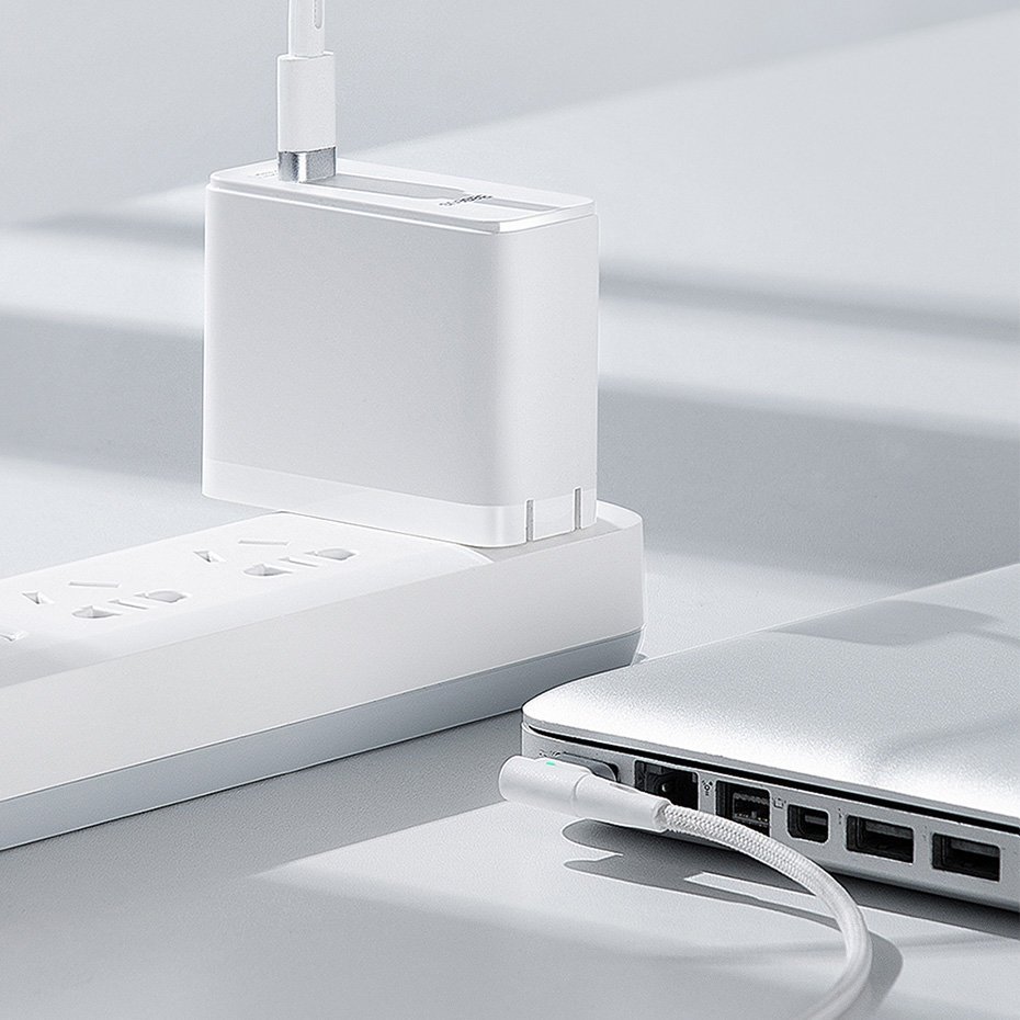 Baseus® CATXC-W02 Magnetni MacBook Type C 60W kabel 2M beli (L-oblika)